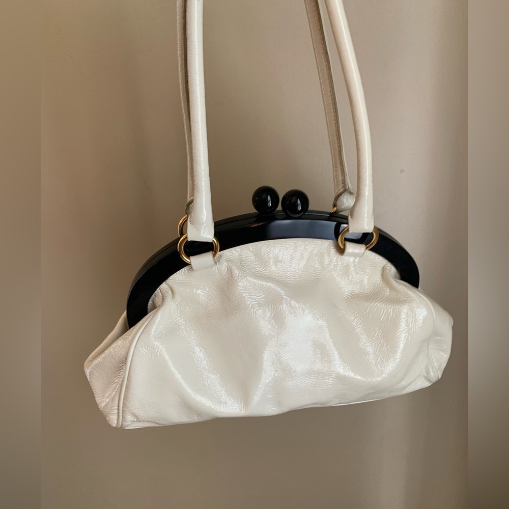 Hobo International White Patent Leather w/ Black Frame Bag clam shell vtg retro - Picture 7 of 16
